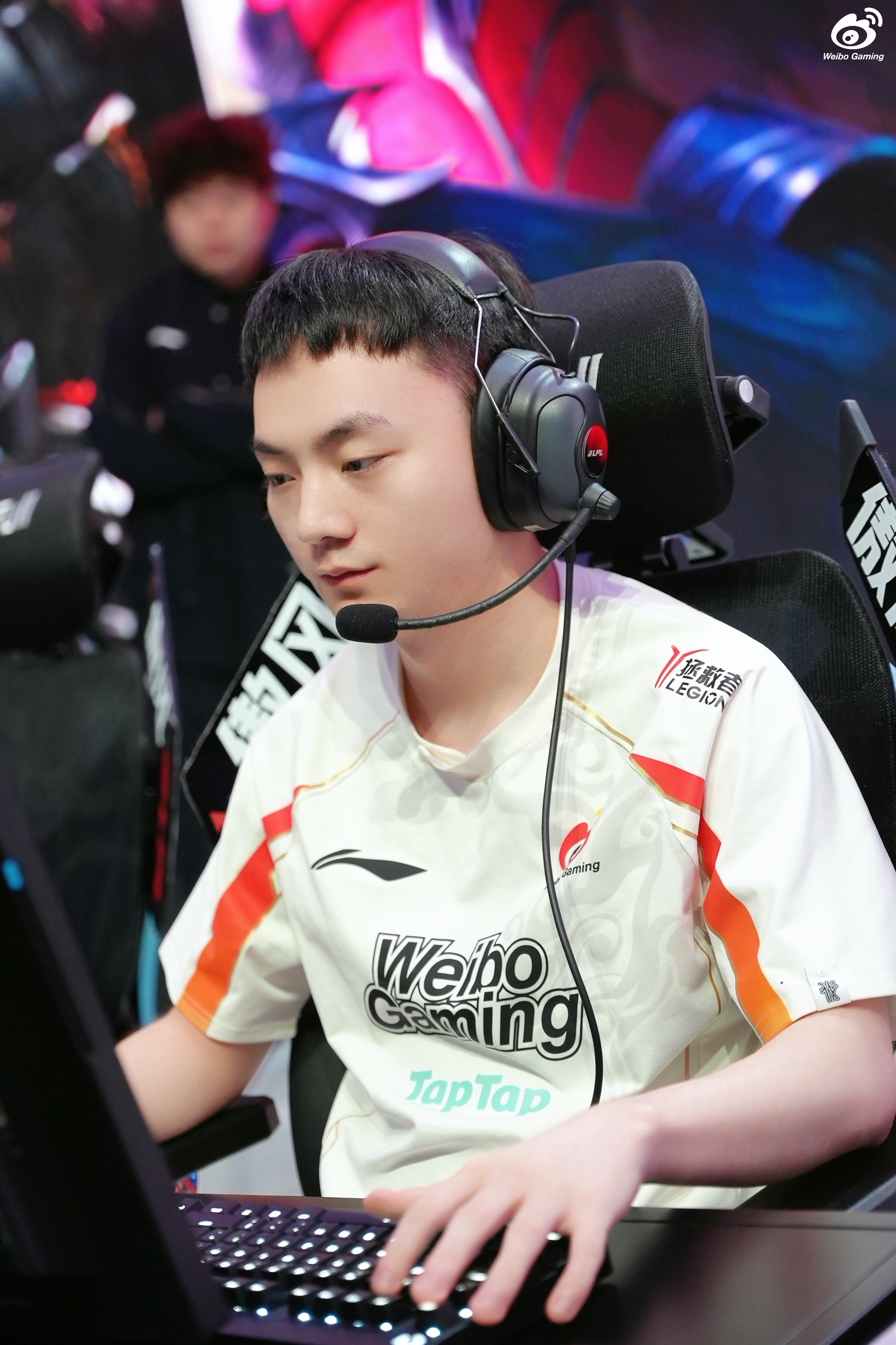 Rookie在TL比赛中大比分获胜，持续失利引发热议！