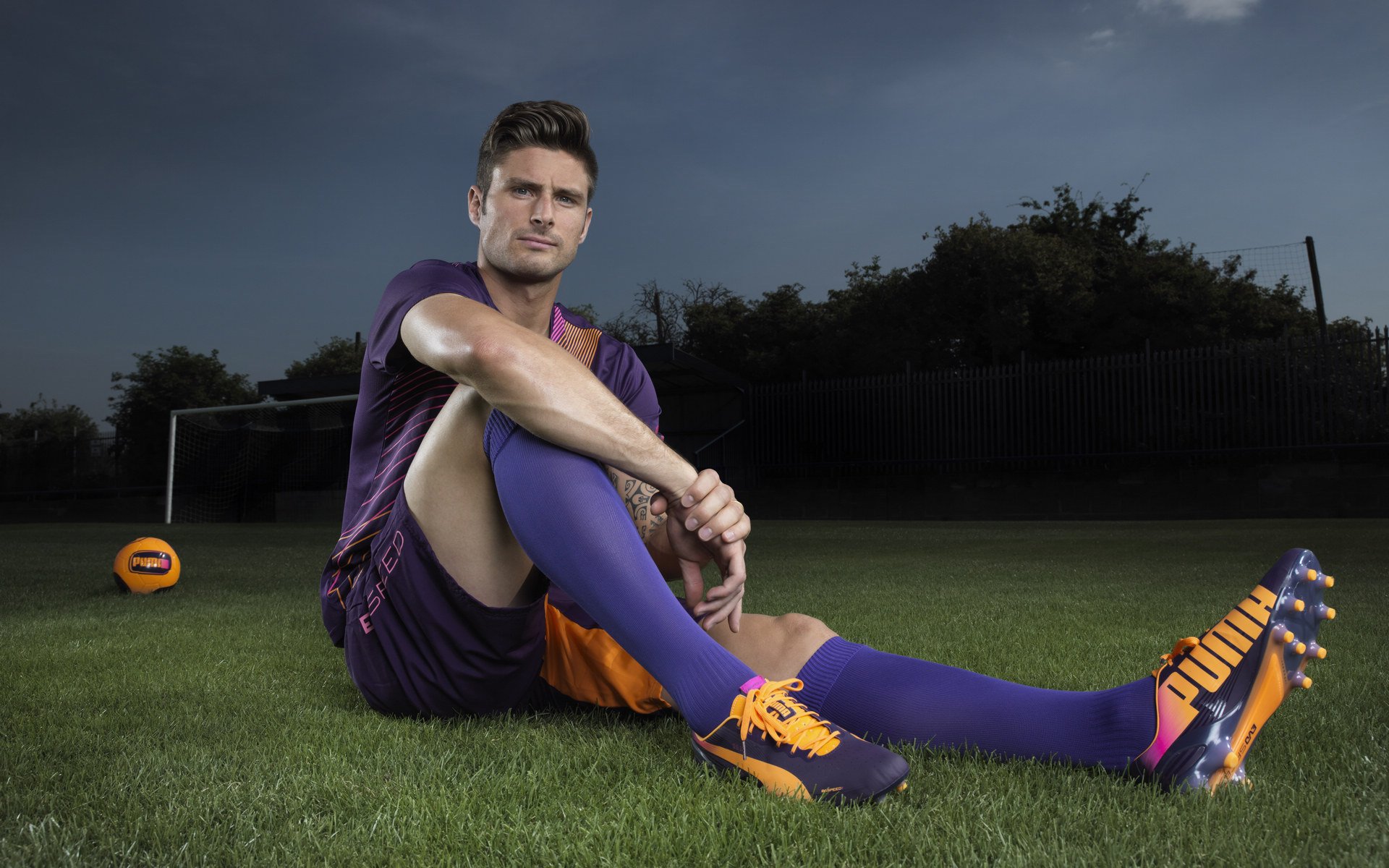 C罗重返赛场，首场状态出色，SKT观众沸腾，观众掌声雷动